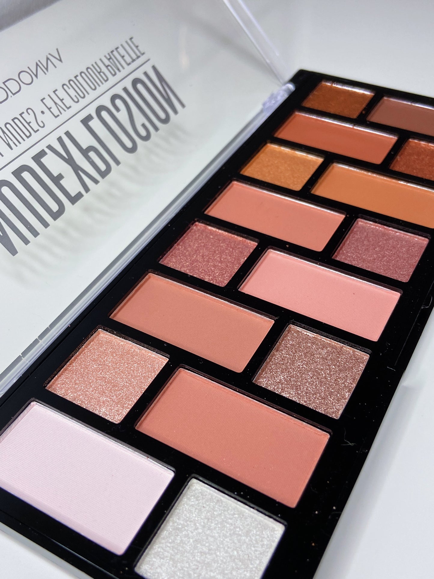 PALETA DE SOMBRAS NUDE EXPLOSIÓN - DDONNA