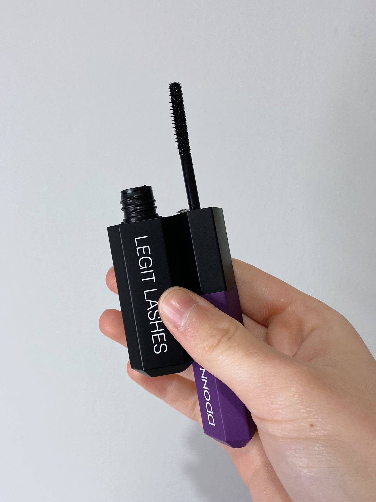 MÁSCARA Y EYELINER LEGIT LASHES - DDONNA