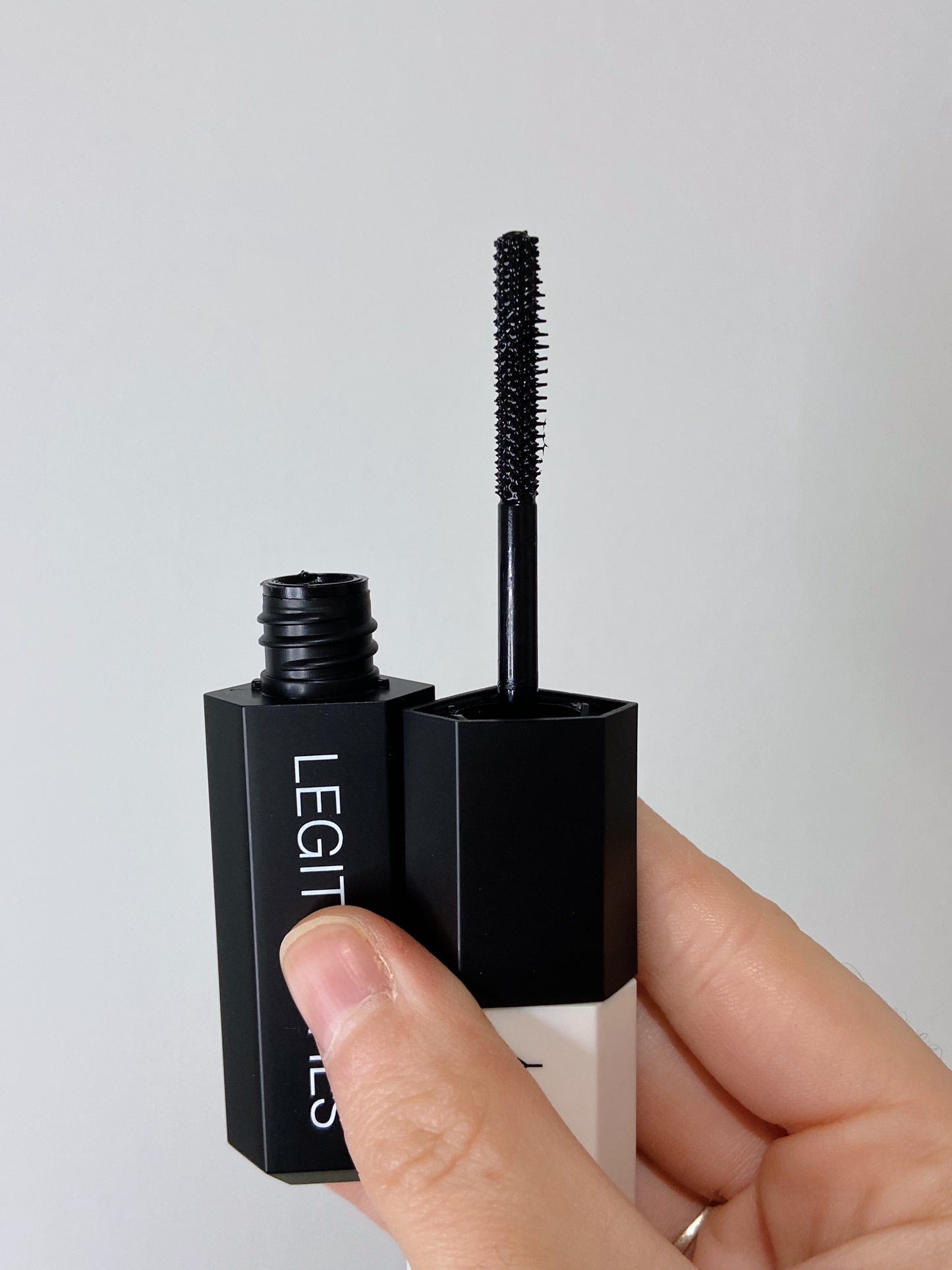 MÁSCARA Y PRIMER DE PESTAÑAS LEGIT LASHES - DDONNA